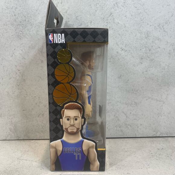 Funko Gold Premium Vinyl Figure Luka Doncic - Good - Picture 5 of 7